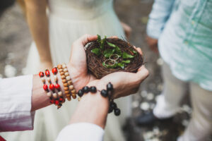 Wo Liebe nicht nur glänzt, sondern auch wächst - ein Nest für zwei Seelen